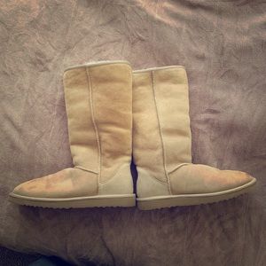 Women’s size 9 classic tall Ugg Boots. Never worn.